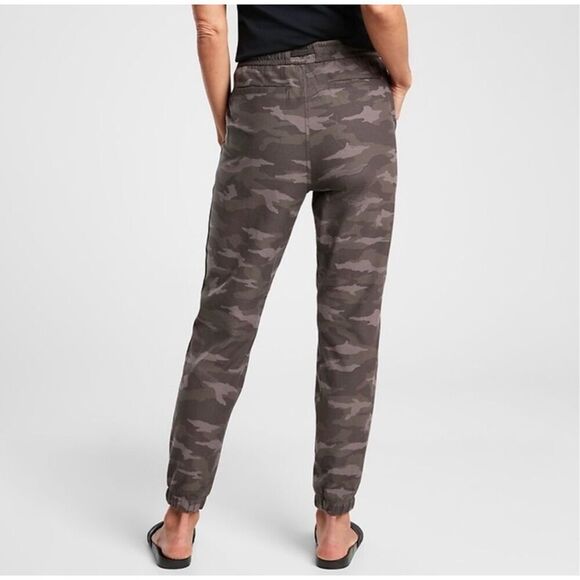 Athleta Farallon Jogger Pant Black Olive Camo Print Size 2 Sweatpants Athleisure - Picture 2 of 11